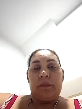 Snapshot of MirandaSoto chatting on February 13, 2025, 4:11 am MirandaSoto online show from February 13, 2025, 4:11 am