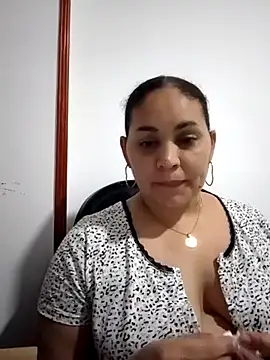 Snapshot of MirandaSoto chatting on March 12, 2025, 3:57 am MirandaSoto online show from March 12, 2025, 3:57 am