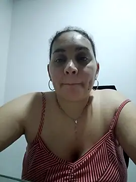 Snapshot of MirandaSoto chatting on November 6, 2025, 4:13 am MirandaSoto online show from November 6, 2025, 4:13 am