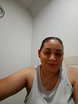 MirandaSoto online show from May 5, 2026, 3:25 am