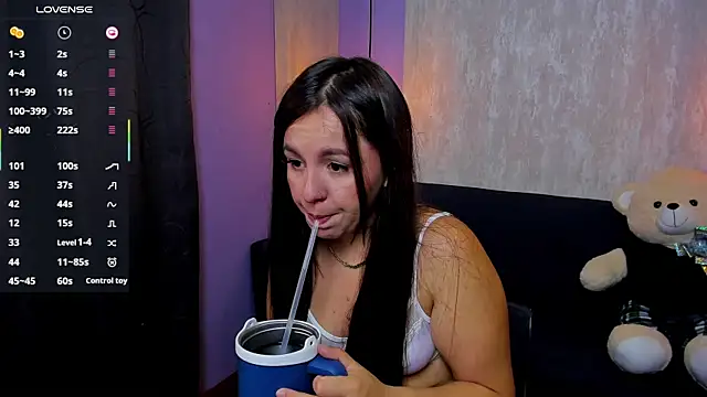 carlota petite online show from November 6, 2025, 4:52 pm