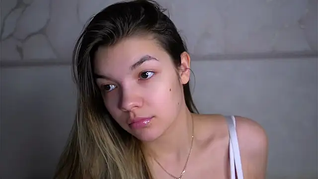 VeronaAppleberry online show from February 15, 2026, 1:02 am