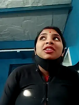 Nisha Cute online show from March 18, 2025, 2:47 am