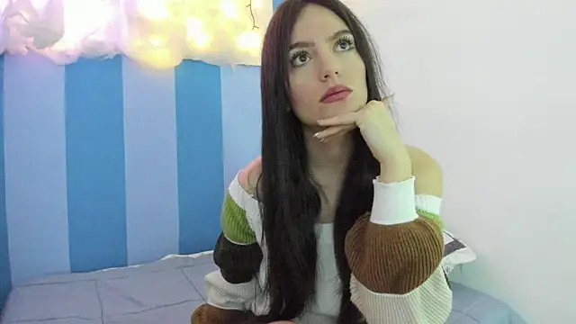 Snapshot of britny_clouds chatting on December 7, 2024, 1:51 pm britny clouds online show from December 7, 2024, 1:51 pm