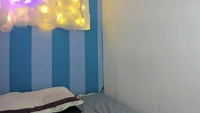 Snapshot of britny_clouds chatting on December 10, 2024, 12:16 pm britny clouds online show from December 10, 2024, 12:16 pm