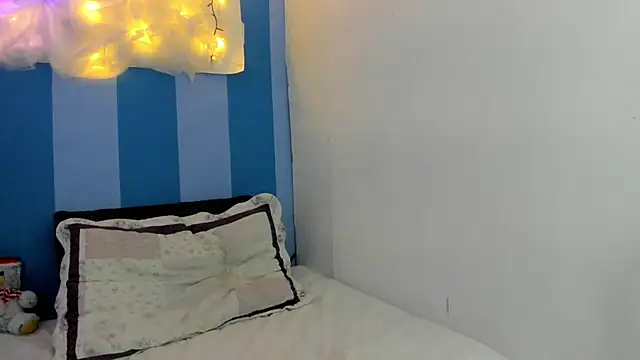 Snapshot of britny_clouds chatting on December 24, 2024, 4:08 pm britny clouds online show from December 24, 2024, 4:08 pm