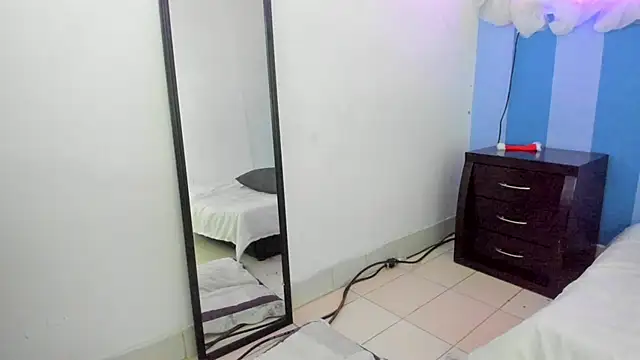 Snapshot of britny_clouds chatting on December 28, 2024, 4:09 pm britny clouds online show from December 28, 2024, 4:09 pm