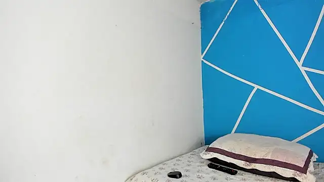 Snapshot of britny_clouds chatting on February 12, 2025, 1:06 pm britny clouds online show from February 12, 2025, 1:06 pm