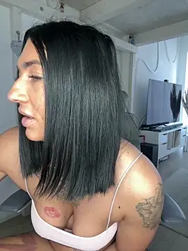 IntiMia online show from March 13, 2026, 7:59 am