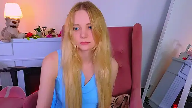 MirraBellanta online show from February 21, 2025, 9:43 pm