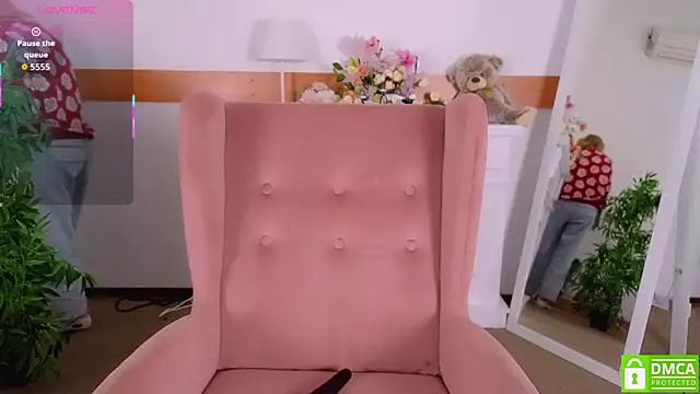 MirraBellanta online show from October 21, 2025, 9:59 pm