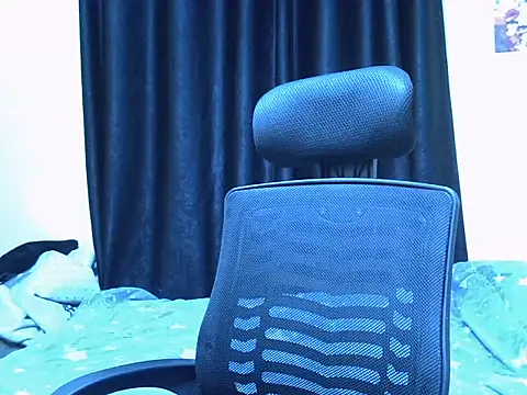 Horny-slut  online show from January 14, 2026, 4:40 am