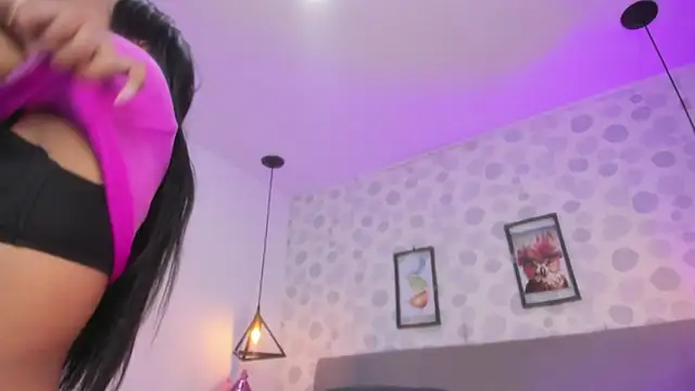 Snapshot of nicole__parker1 chatting on March 31, 2026, 5:35 pm nicole parker1 online show from March 31, 2026, 5:35 pm