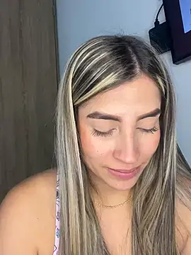 Issabela G1 online show from December 12, 2024, 5:52 am