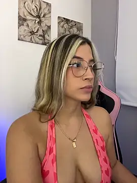 Issabela G1 online show from May 10, 2026, 12:38 am