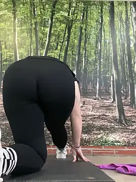 Snapshot of lululoverose chatting on March 8, 2026, 5:50 pm lululoverose online show from March 8, 2026, 5:50 pm