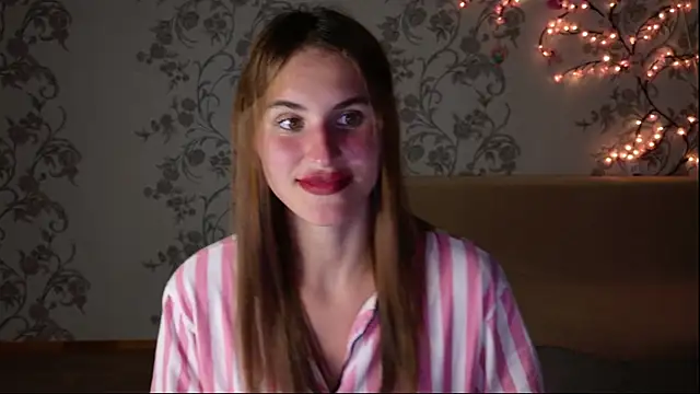 Snapshot of Felicia-Star chatting on July 4, 2026, 7:20 pm Felicia-Star online show from July 4, 2026, 7:20 pm