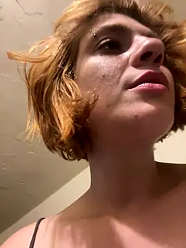 spacegirlll online show from December 22, 2025, 8:11 am