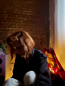 spacegirlll online show from January 5, 2026, 9:40 pm