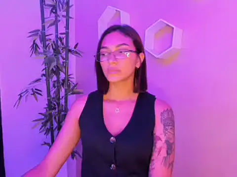 Snapshot of ASIAM_BRUNET chatting on May 12, 2026, 4:04 pm ASIAM BRUNET online show from May 12, 2026, 4:04 pm