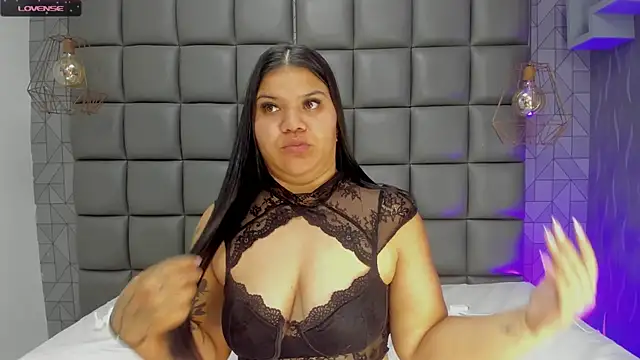 Snapshot of mile_uribe chatting on February 4, 2025, 10:21 am mile uribe online show from February 4, 2025, 10:21 am