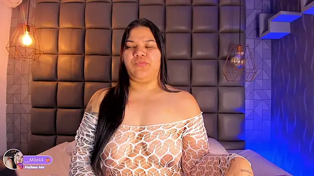 Snapshot of mile_uribe chatting on September 25, 2025, 3:32 am mile uribe online show from September 25, 2025, 3:32 am