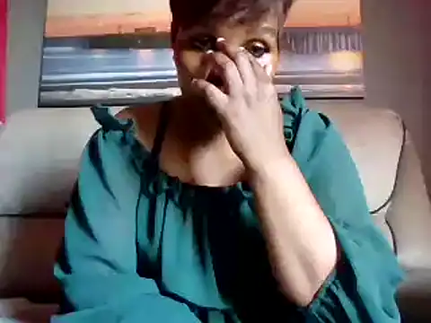 Honeybae82x online show from December 15, 2024, 4:15 pm