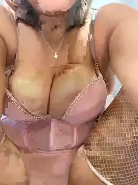 Snapshot of KristalJem chatting on December 6, 2024, 11:14 pm KristalJem online show from December 6, 2024, 11:14 pm