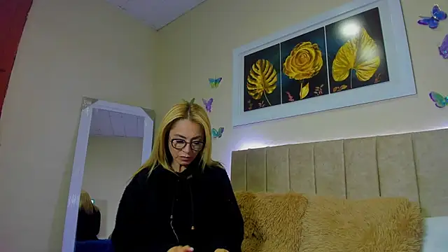 Snapshot of emagarcia chatting on September 26, 2025, 11:03 am emagarcia online show from September 26, 2025, 11:03 am