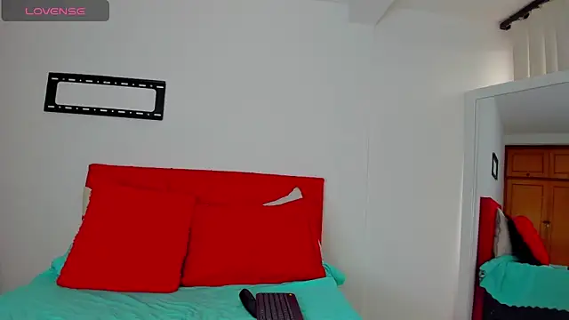 Snapshot of emagarcia chatting on October 27, 2025, 1:59 pm emagarcia online show from October 27, 2025, 1:59 pm