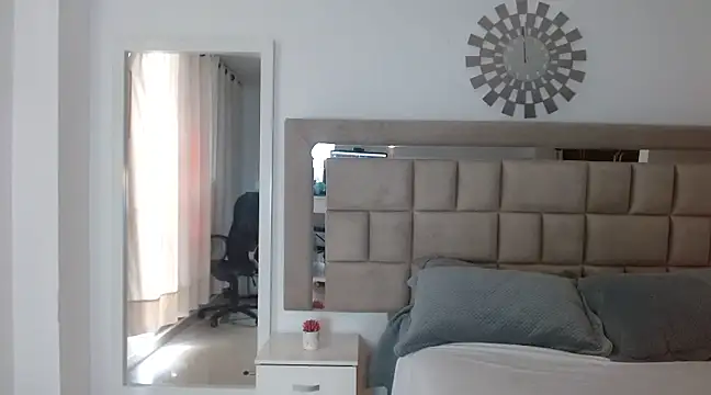 Snapshot of zoecruzz chatting on January 14, 2025, 5:12 pm zoecruzz online show from January 14, 2025, 5:12 pm