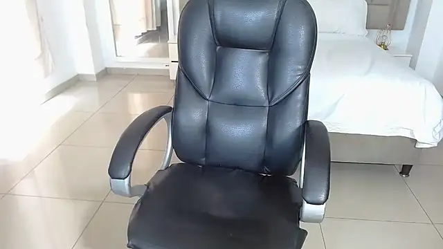 Snapshot of zoecruzz chatting on September 24, 2025, 2:42 pm zoecruzz online show from September 24, 2025, 2:42 pm