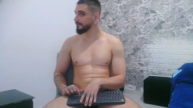 Snapshot of Aaron_kwok28 chatting on September 18, 2025, 10:12 pm Aaron kwok28 online show from September 18, 2025, 10:12 pm