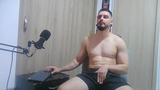 Snapshot of Aaron_kwok28 chatting on November 23, 2025, 3:06 am Aaron kwok28 online show from November 23, 2025, 3:06 am