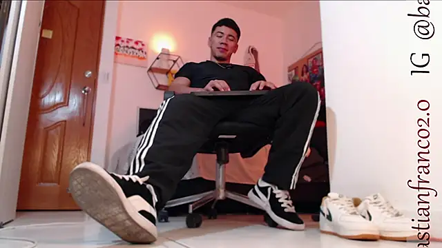 Snapshot of marc_ginale chatting on December 15, 2024, 1:57 am marc ginale online show from December 15, 2024, 1:57 am