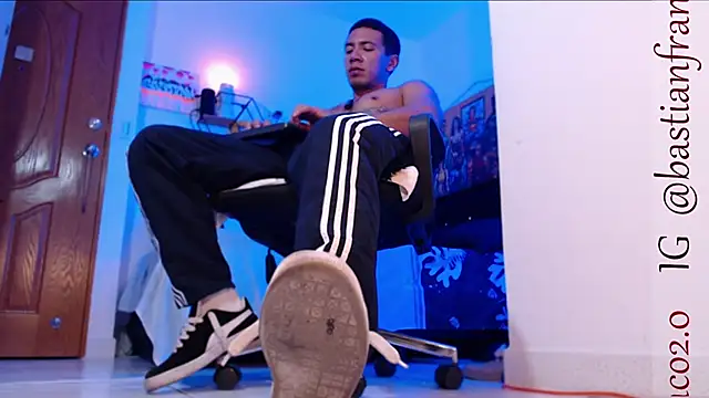 Snapshot of marc_ginale chatting on January 14, 2025, 4:04 am marc ginale online show from January 14, 2025, 4:04 am