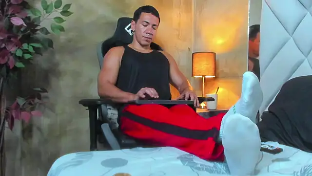 Snapshot of marc_ginale chatting on October 22, 2025, 11:37 pm marc ginale online show from October 22, 2025, 11:37 pm