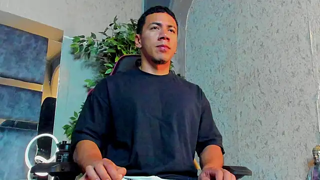 Snapshot of marc_ginale chatting on November 4, 2025, 12:37 pm marc ginale online show from November 4, 2025, 12:37 pm