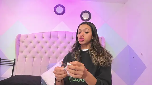 BritneyCollins online show from February 11, 2026, 11:37 am