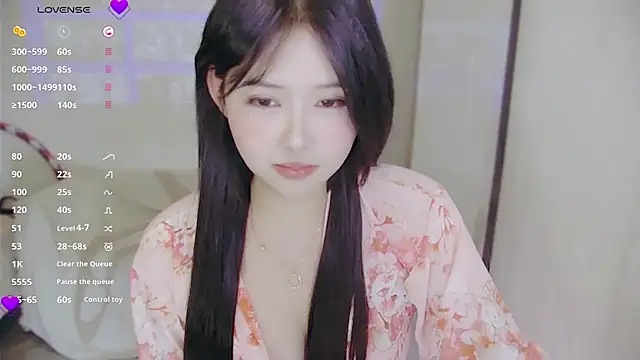 Snapshot of Fountain- chatting on December 11, 2024, 12:02 am Fountain- online show from December 11, 2024, 12:02 am