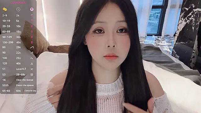 Snapshot of Fountain- chatting on October 19, 2025, 10:21 pm Fountain- online show from October 19, 2025, 10:21 pm