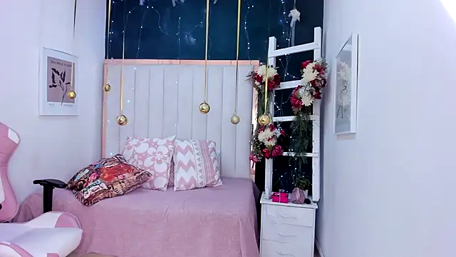 margot smith  online show from January 7, 2026, 12:29 pm