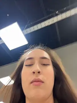 Holly Play online show from October 27, 2025, 9:13 am