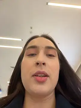 Holly Play online show from November 15, 2025, 12:13 pm