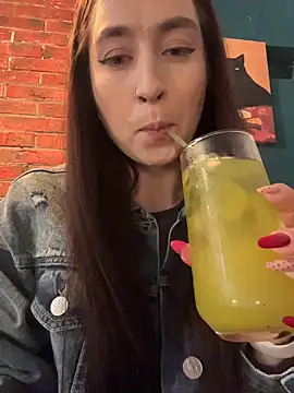 Holly Play online show from June 12, 2026, 8:57 am