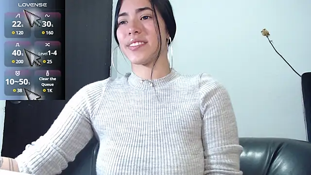 Snapshot of LESLIEBLACK_ chatting on January 29, 2025, 11:46 pm LESLIEBLACK online show from January 29, 2025, 11:46 pm