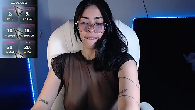 Snapshot of LESLIEBLACK_ chatting on March 16, 2025, 10:31 pm LESLIEBLACK online show from March 16, 2025, 10:31 pm
