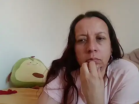 milfevha online show from November 25, 2025, 7:25 pm