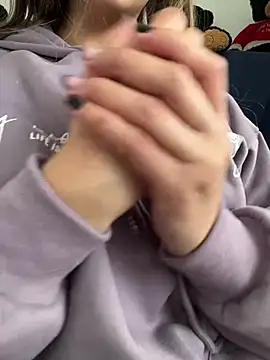 Snapshot of Iris_lee chatting on February 2, 2025, 4:22 pm Iris lee online show from February 2, 2025, 4:22 pm