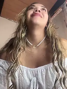 Snapshot of Iris_lee chatting on March 13, 2025, 7:39 pm Iris lee online show from March 13, 2025, 7:39 pm